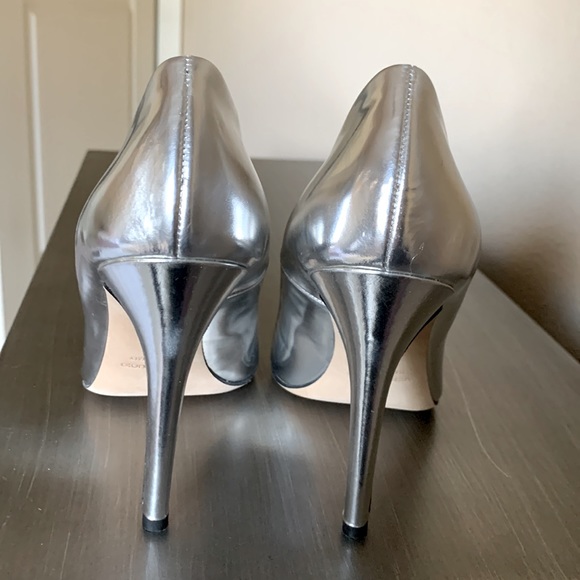 Barneys New York Silver Pumps Size 7. Brand new. - Picture 3 of 11